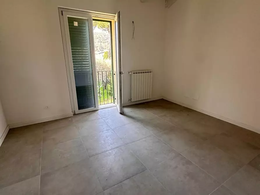 Immagine 14 di Casa semindipendente in vendita  a Ameglia