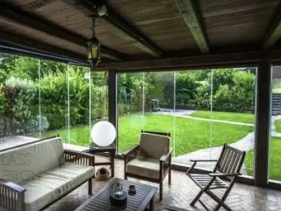 Immagine 3 di Villa in vendita  a Ortonovo