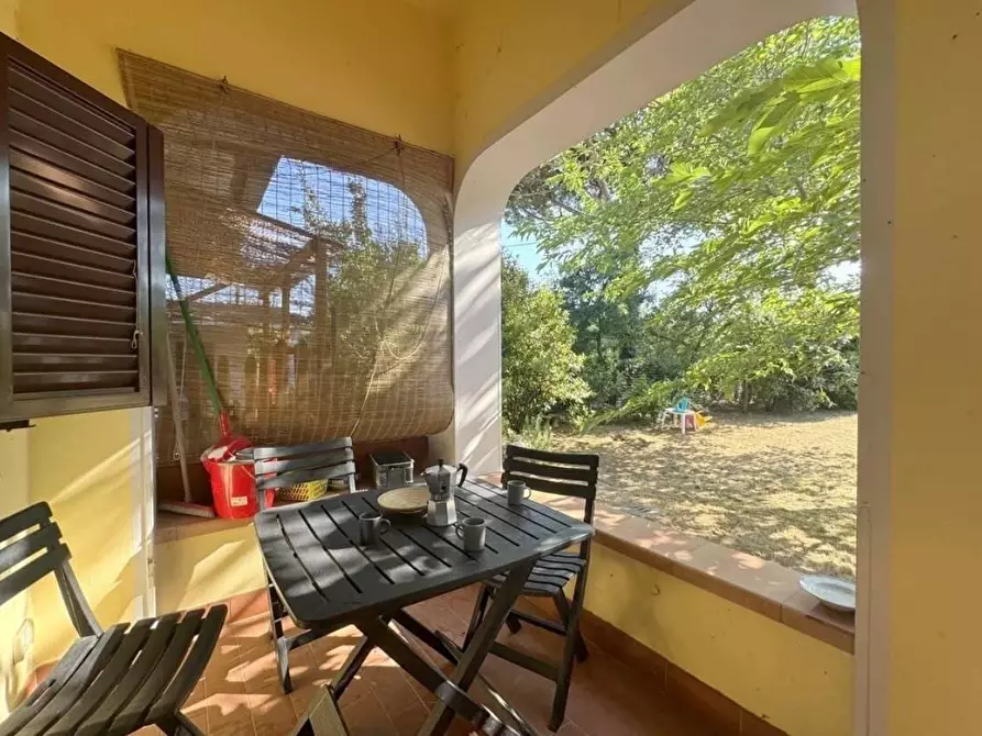 Immagine 7 di Villa in vendita  a Viareggio