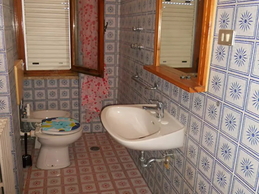 Immagine 27 di Casa indipendente in vendita  a Ortonovo