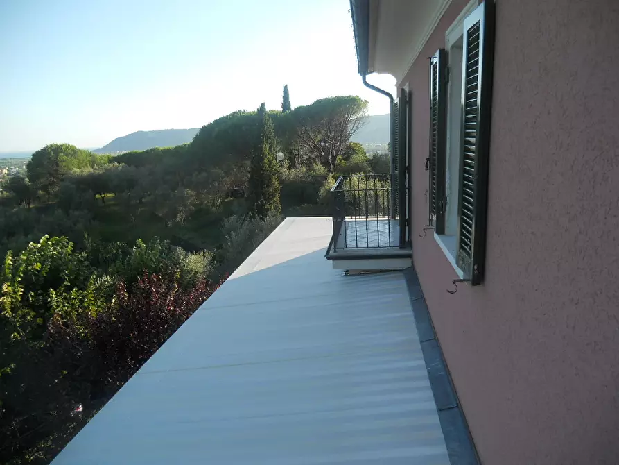 Immagine 20 di Villa in vendita  a Castelnuovo Magra