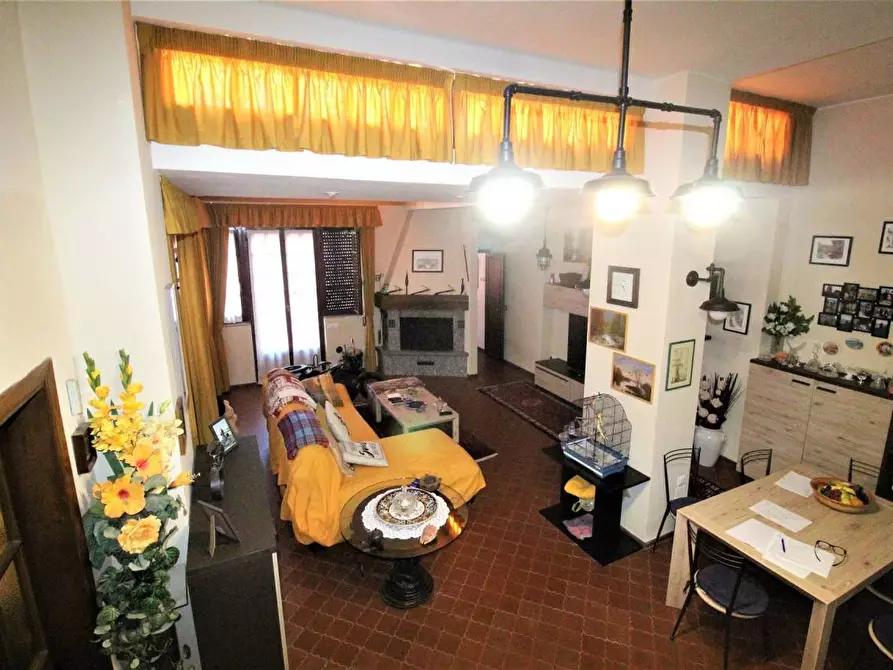 Immagine 21 di Villa in vendita  a Carrara