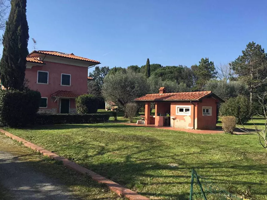 Immagine 4 di Villa in vendita  a Castelnuovo Magra