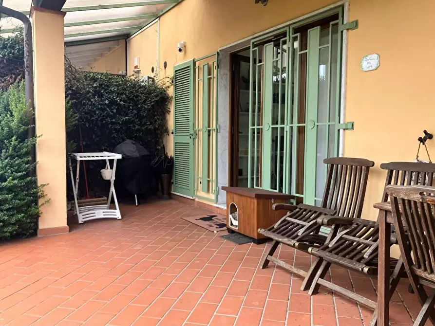 Immagine 1 di Villa in vendita  a Sarzana