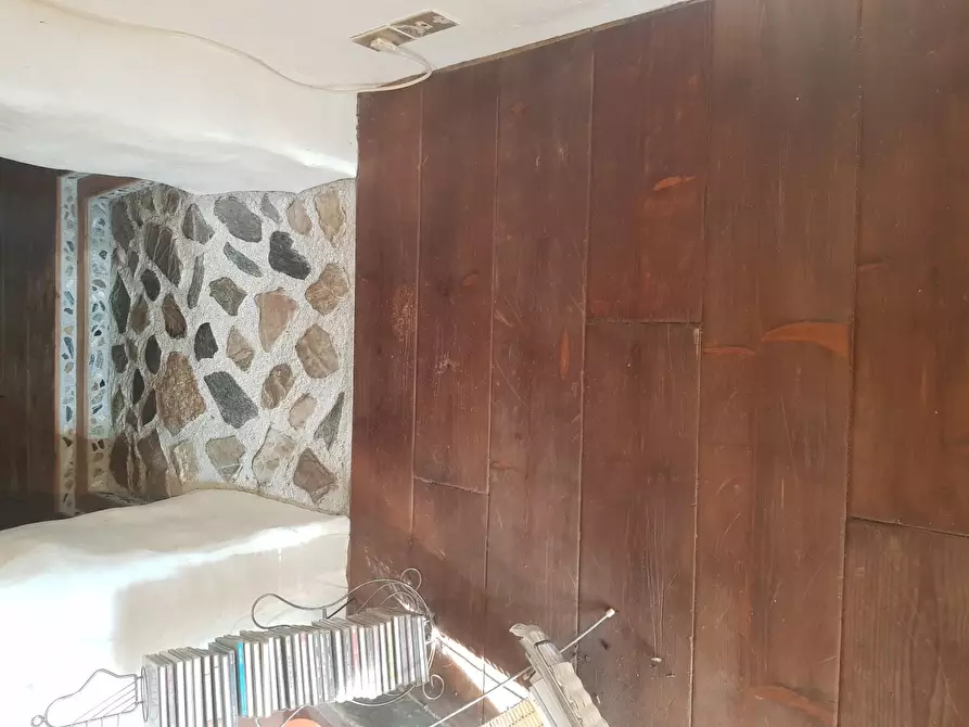 Immagine 48 di Villa in vendita  a Carrara