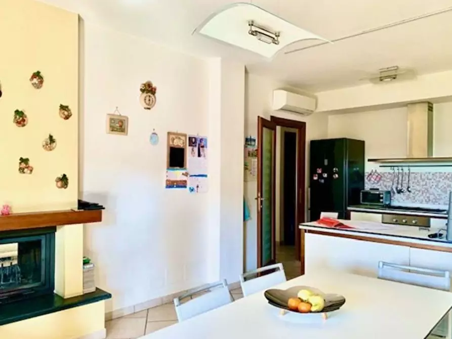 Immagine 5 di Villa in vendita  a Ortonovo