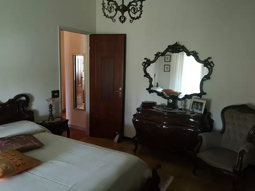 Immagine 17 di Appartamento in vendita  a Castelnuovo Magra