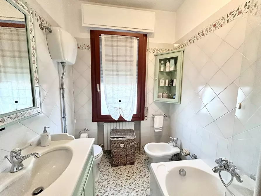 Immagine 23 di Appartamento in vendita  a Castelnuovo Magra