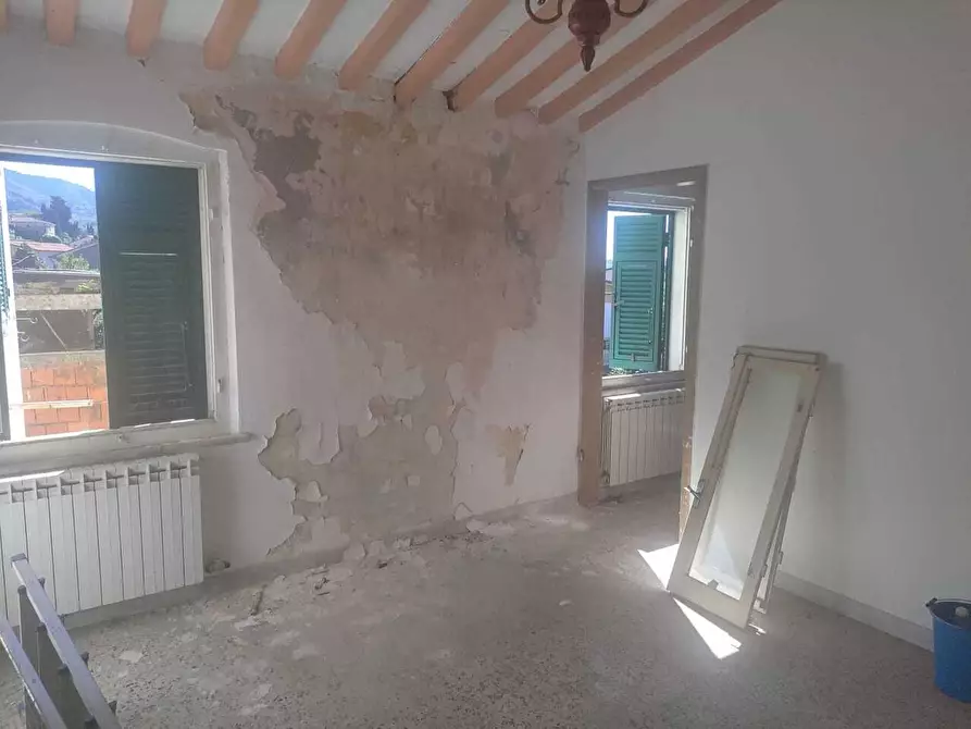 Immagine 1 di Casa semindipendente in vendita  a Carrara