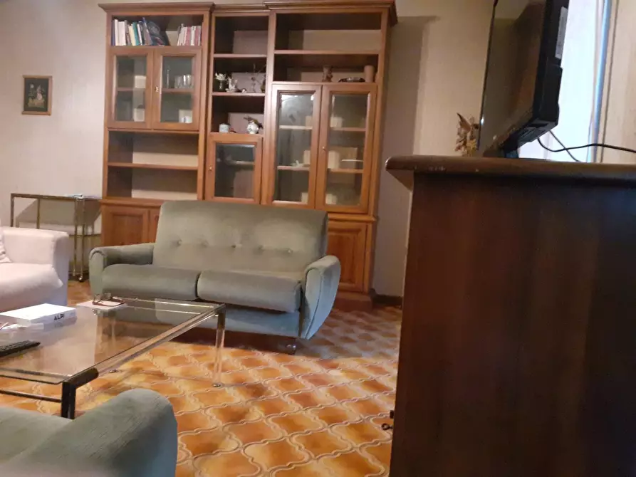 Immagine 10 di Appartamento in vendita  a Massa