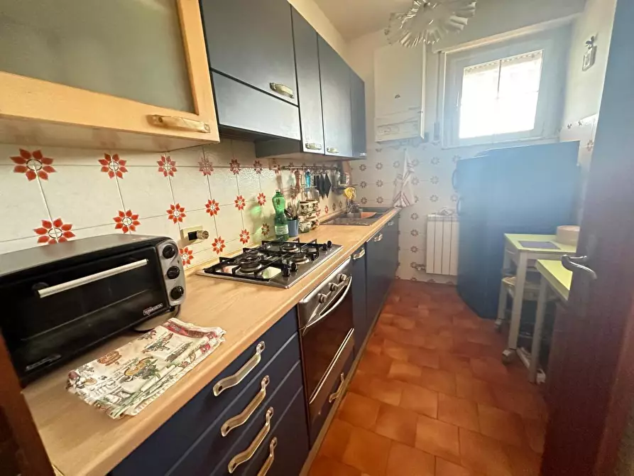 Immagine 10 di Appartamento in vendita  a Ortonovo