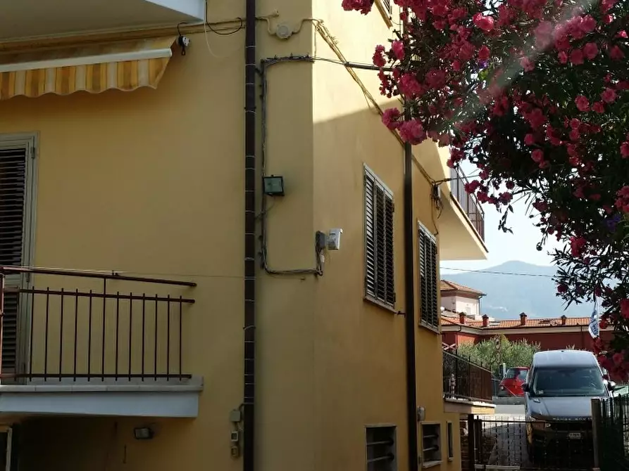 Immagine 7 di Terratetto in vendita  a Castelnuovo Magra