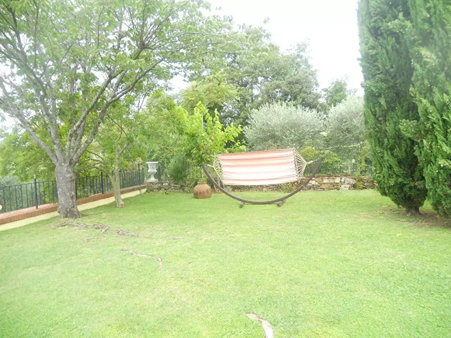 Immagine 34 di Villa in vendita  a Castelnuovo Magra