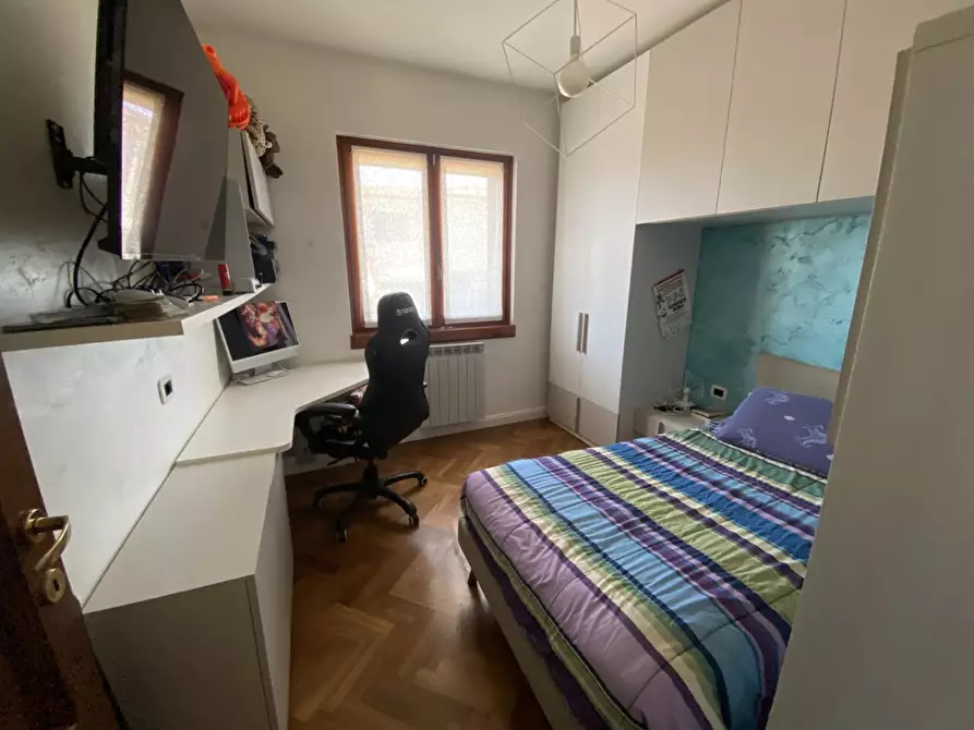 Immagine 8 di Casa semindipendente in vendita  a Castelnuovo Magra