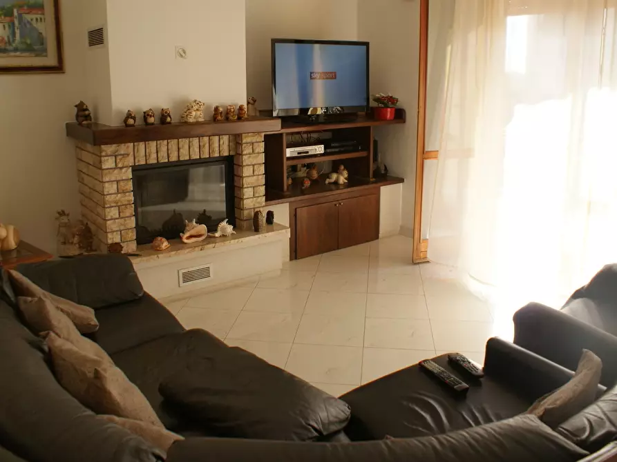 Immagine 21 di Casa indipendente in vendita  a Ortonovo