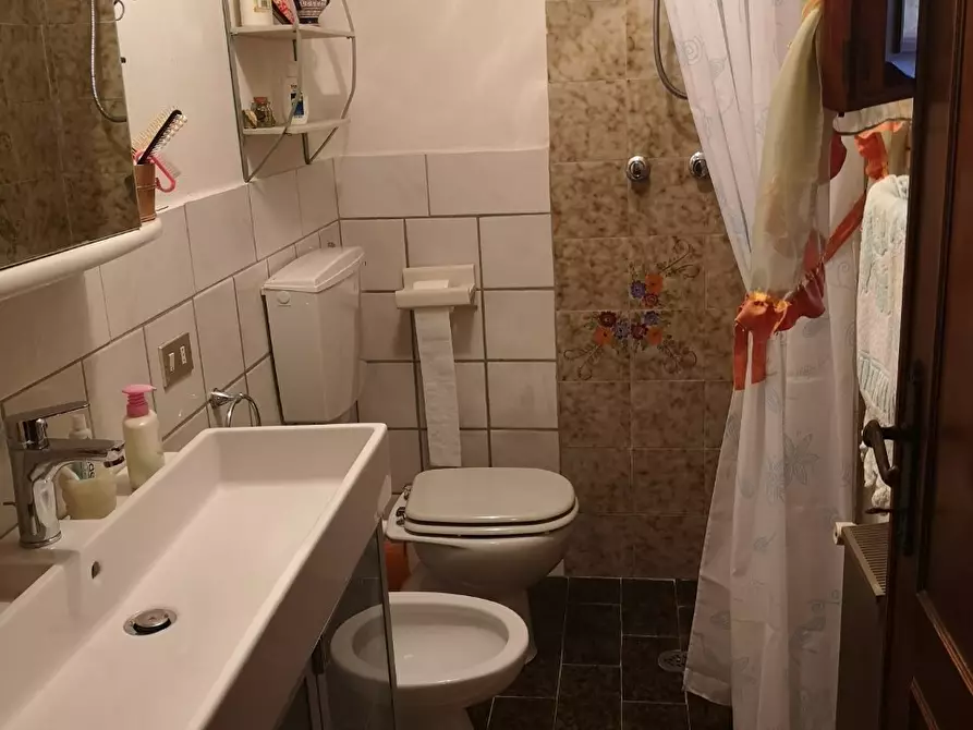 Immagine 30 di Casa semindipendente in vendita  a Ortonovo
