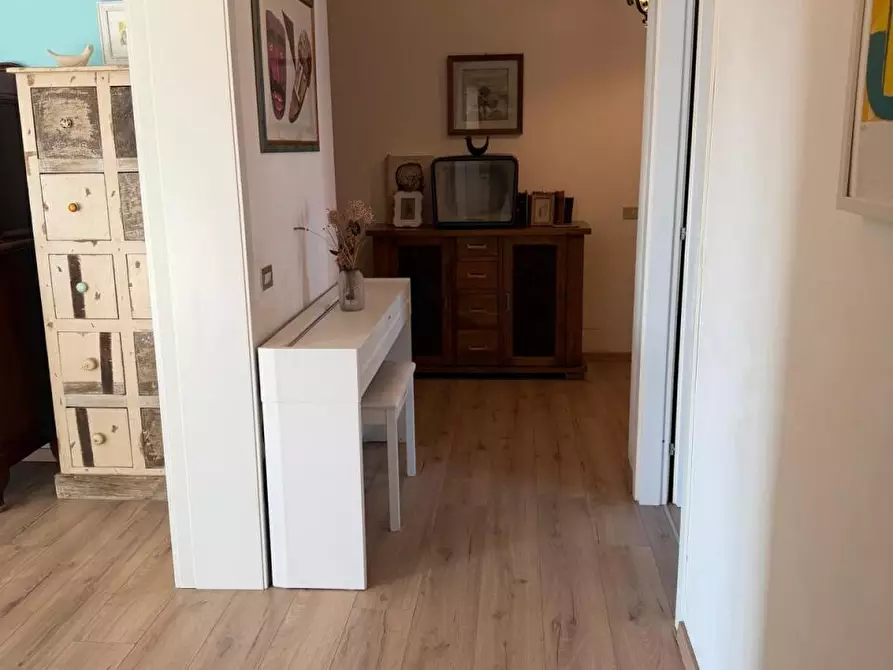 Immagine 18 di Appartamento in vendita  a Castelnuovo Magra