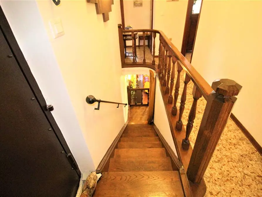 Immagine 14 di Villa in vendita  a Carrara