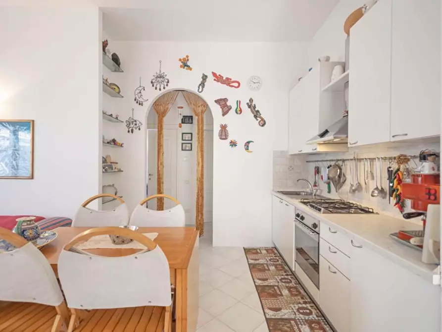 Immagine 14 di Appartamento in vendita  a Ameglia