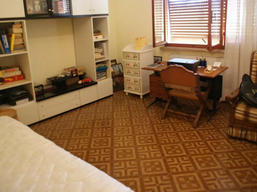 Immagine 10 di Casa indipendente in vendita  a Ortonovo