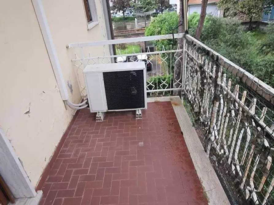 Immagine 11 di Appartamento in vendita  a Sarzana