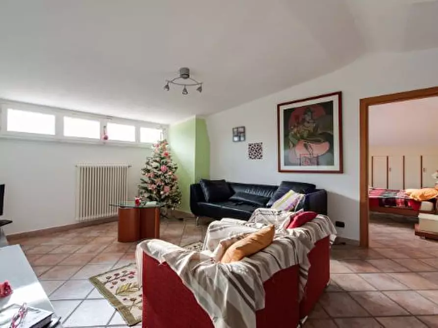 Immagine 15 di Villa in vendita  a Carrara