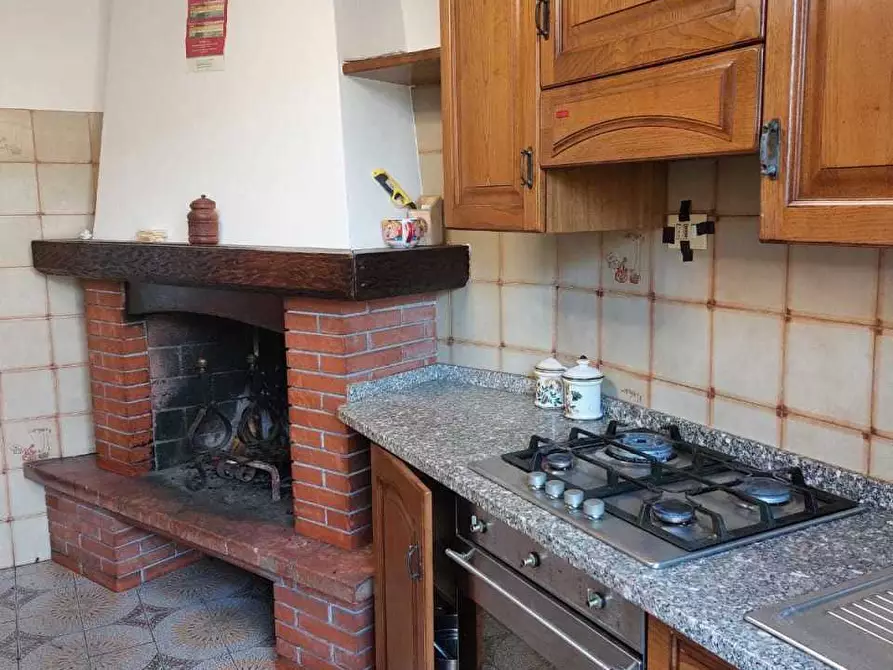 Immagine 7 di Villa in vendita  a Castelnuovo Magra