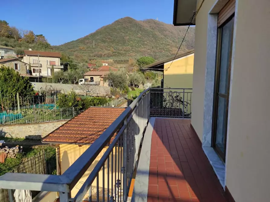 Immagine 18 di Casa semindipendente in vendita  a Ortonovo