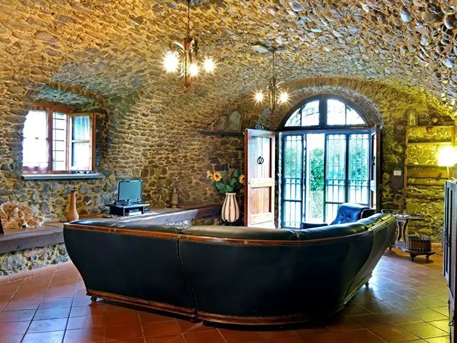 Immagine 27 di Villa in vendita  a Villafranca In Lunigiana