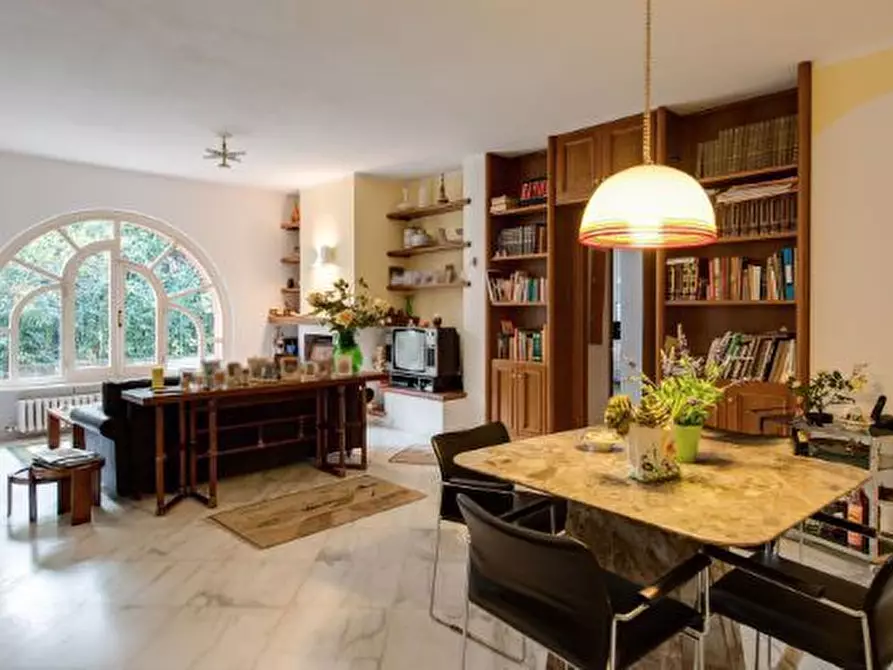 Immagine 23 di Villa in vendita  a Carrara