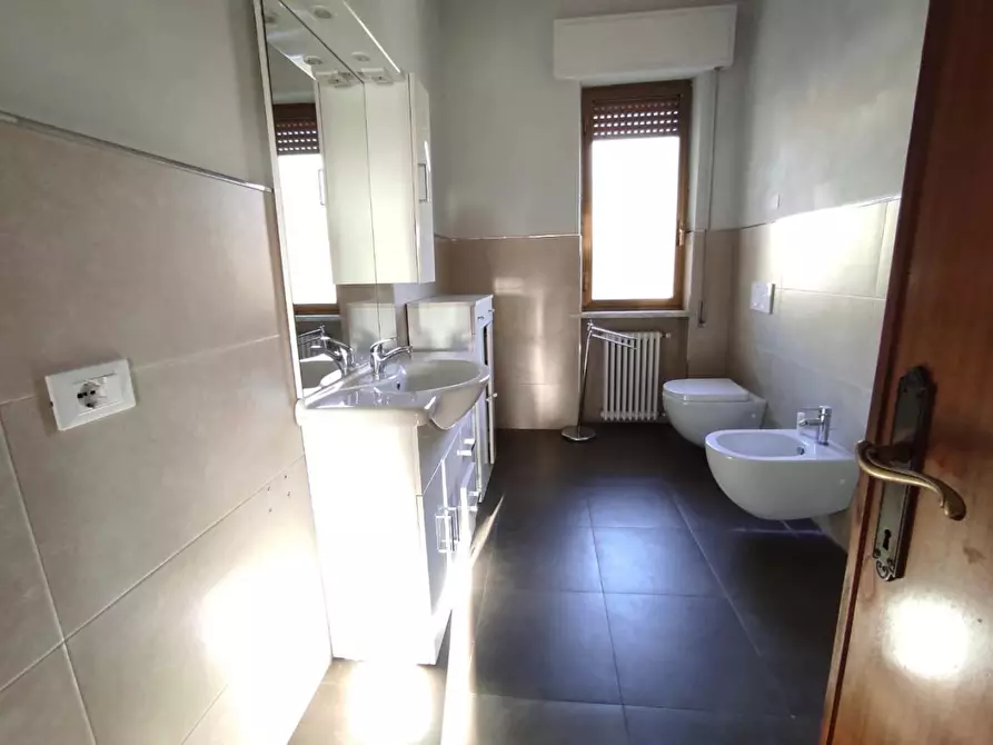 Immagine 10 di Casa semindipendente in vendita  a Ortonovo