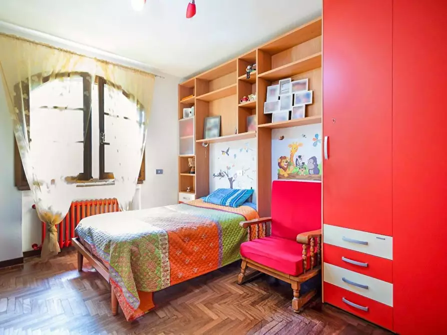 Immagine 25 di Villa in vendita  a Massa