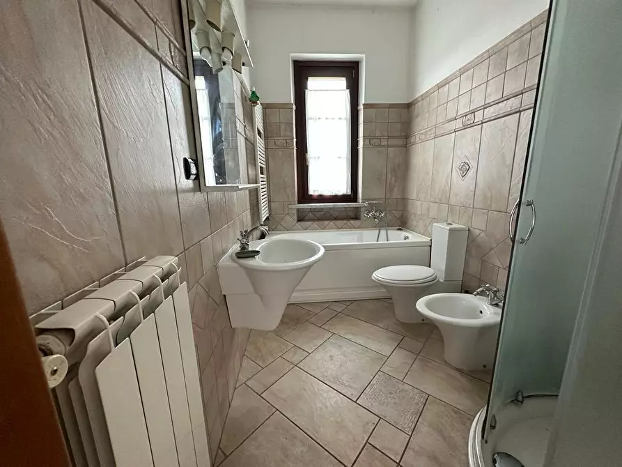 Immagine 12 di Casa semindipendente in vendita  a Ortonovo