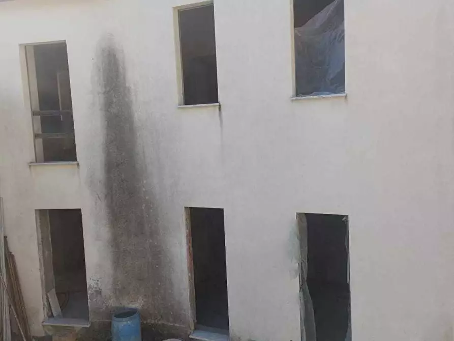 Immagine 8 di Casa semindipendente in vendita  a Sarzana