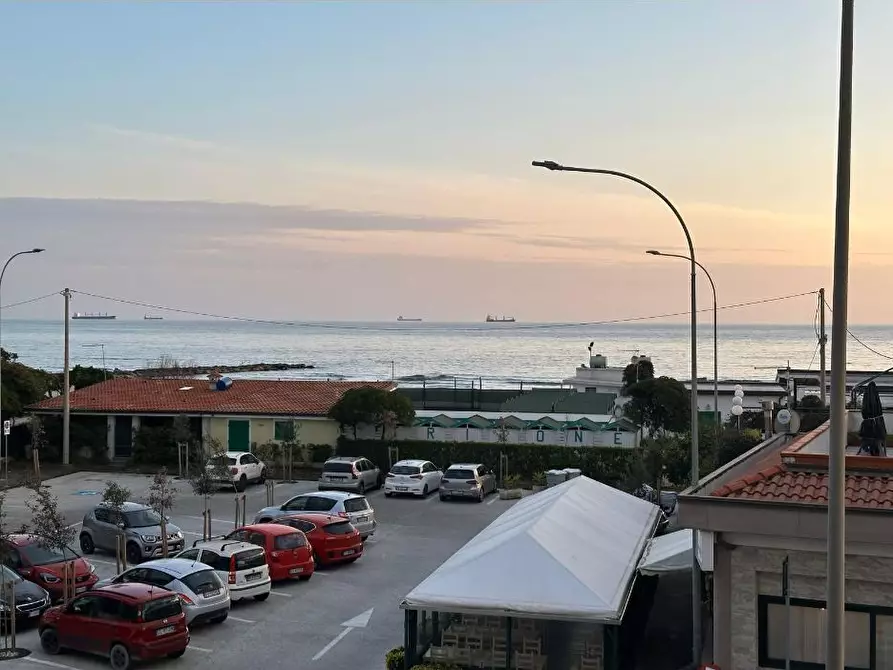 Immagine 13 di Appartamento in vendita  a Sarzana