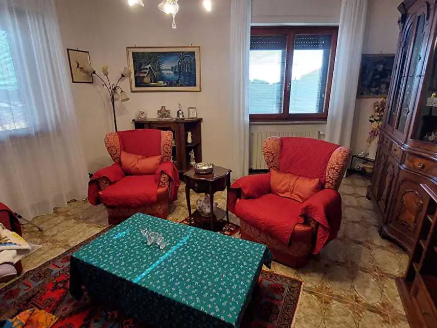 Immagine 3 di Appartamento in vendita  a Carrara