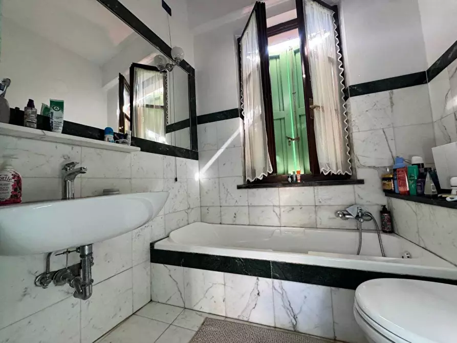 Immagine 22 di Casa indipendente in vendita  a Ortonovo