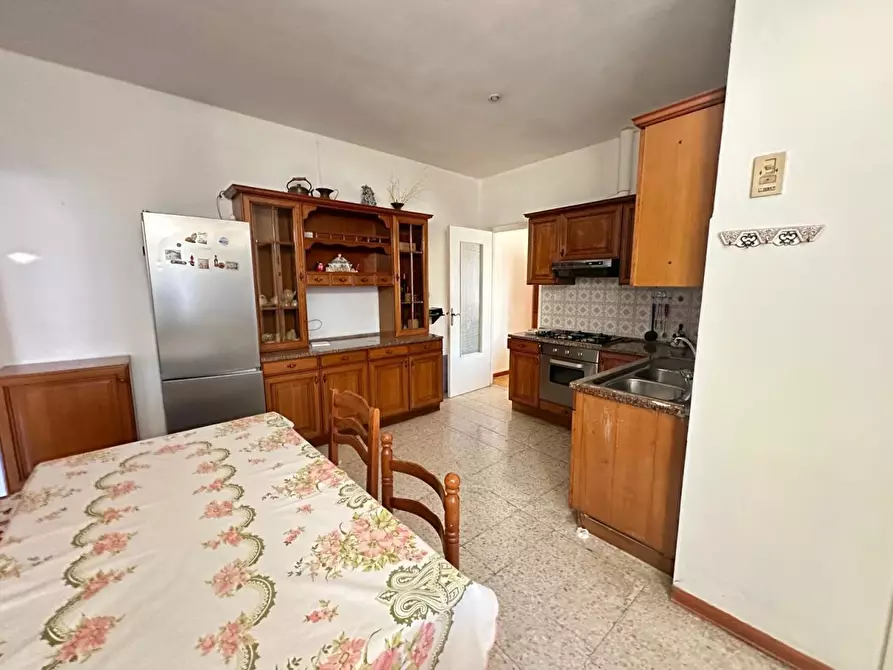 Immagine 4 di Appartamento in vendita  a Carrara