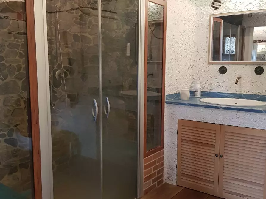 Immagine 36 di Casa indipendente in vendita  a Carrara