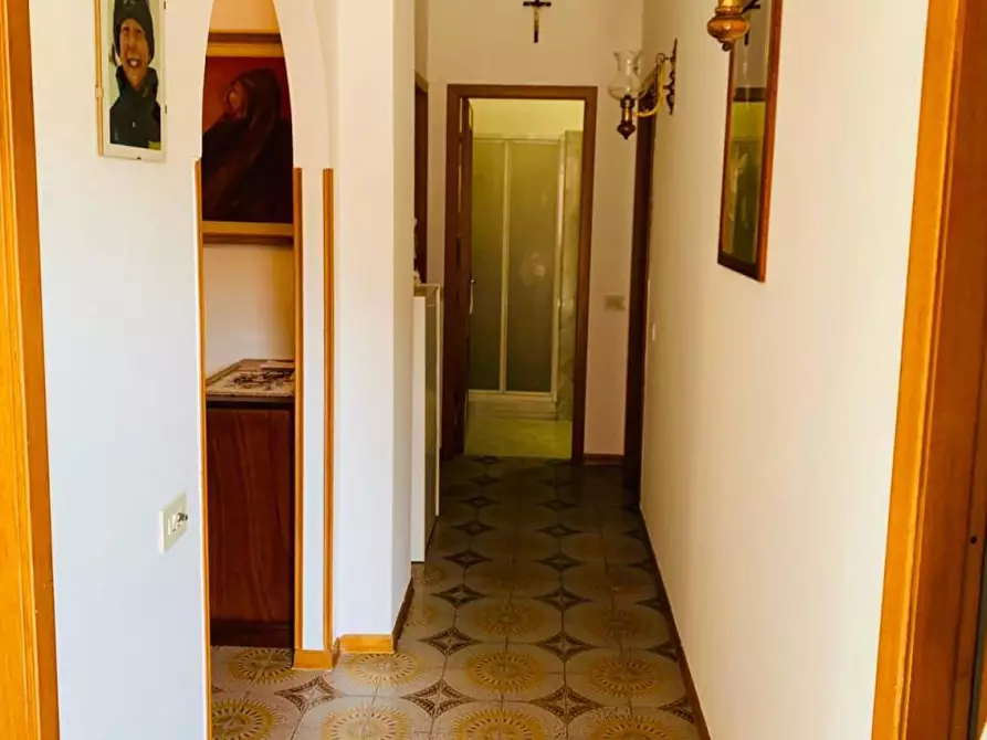 Immagine 15 di Villa in vendita  a Castelnuovo Magra