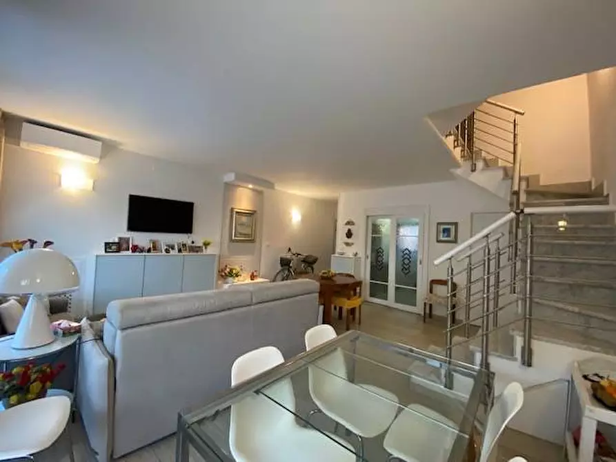 Immagine 2 di Terratetto in vendita  a Ameglia