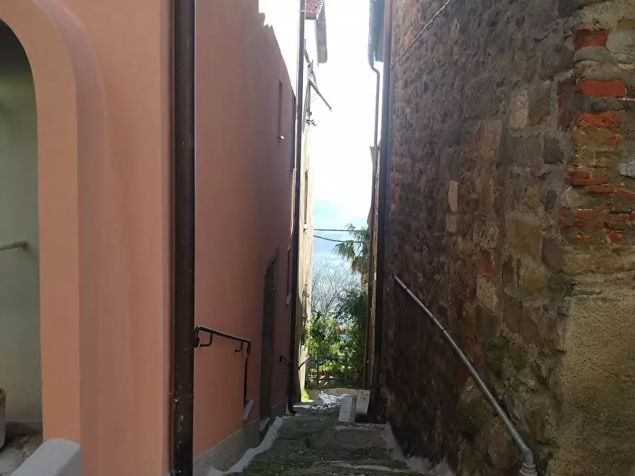 Immagine 42 di Terratetto in vendita  a Ortonovo