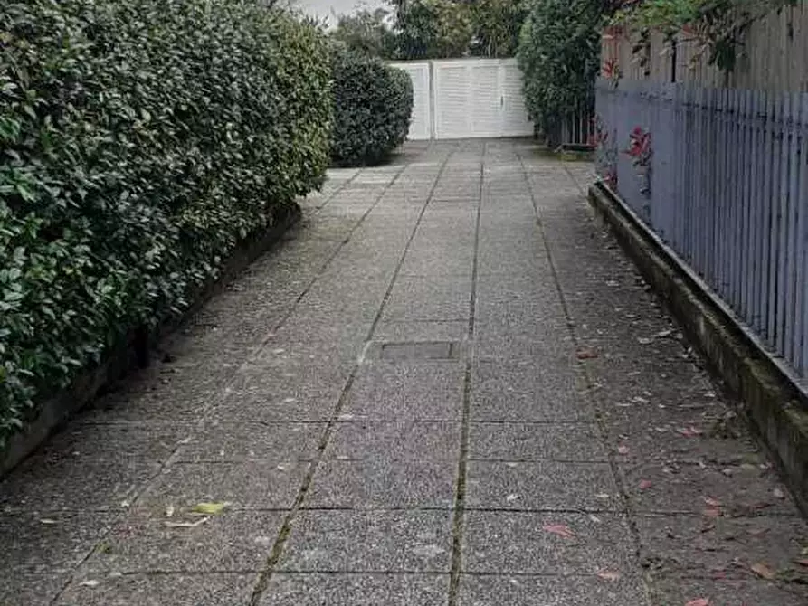 Immagine 17 di Appartamento in vendita  a Carrara