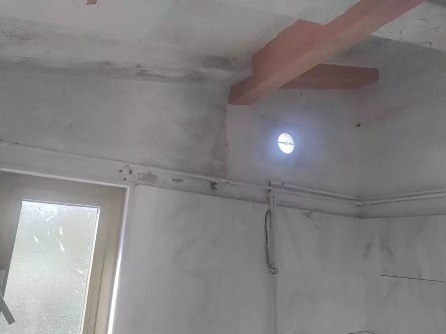 Immagine 9 di Casa semindipendente in vendita  a Carrara