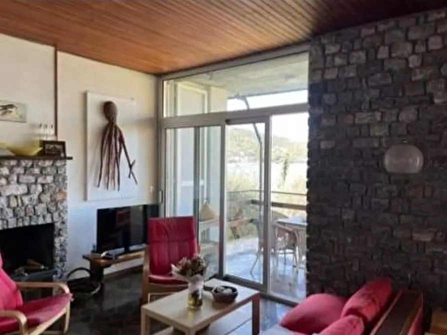 Immagine 15 di Casa indipendente in vendita  a Portovenere