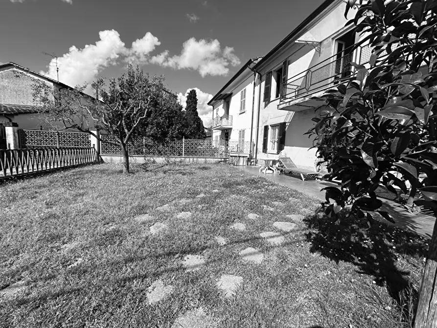 Immagine 1 di Terratetto in vendita  a Castelnuovo Magra