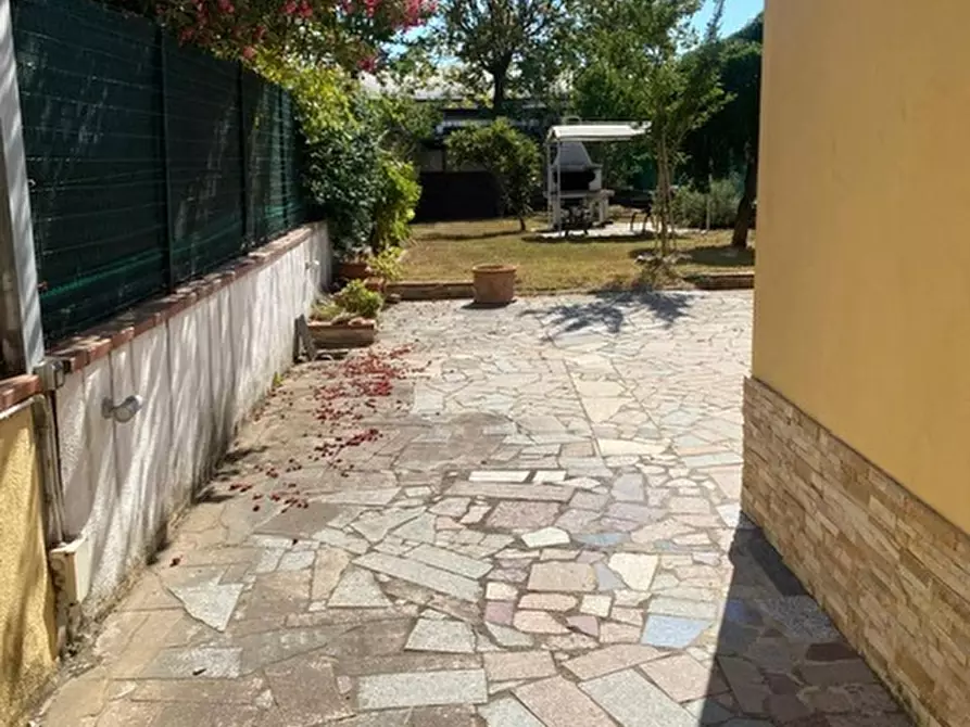 Immagine 21 di Terratetto in vendita  a Castelnuovo Magra