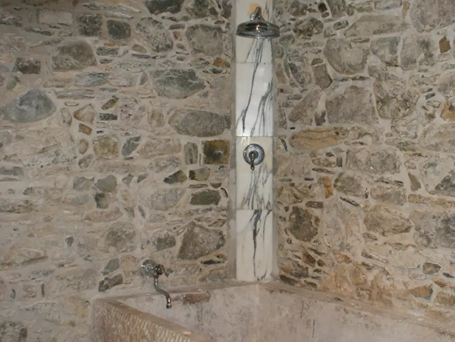 Immagine 47 di Casa indipendente in vendita  a Ortonovo