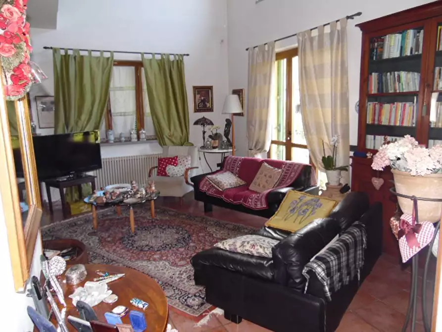 Immagine 7 di Villa in vendita  a Aulla