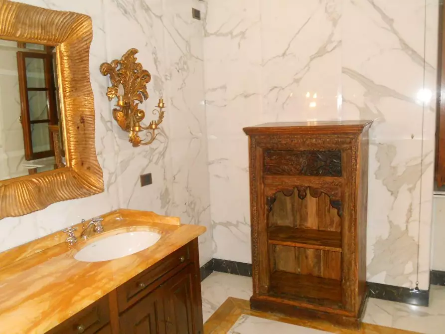 Immagine 80 di Villa in vendita  a Castelnuovo Magra